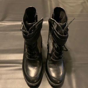 Antonio Melani black/grey leather/fabric heeled ankle boots